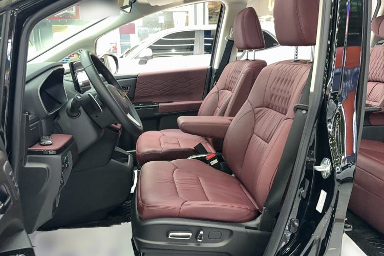 Used Honda Elysion 2024 2.0L eHEV Ultimate Edition Left Front Seat