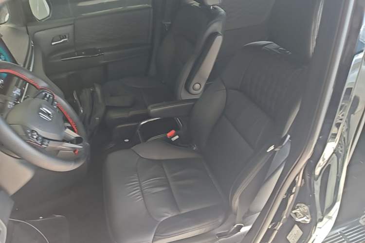 Used Honda Elysion 2024 2.0L eHEV Luxury Edition Left Front Seat