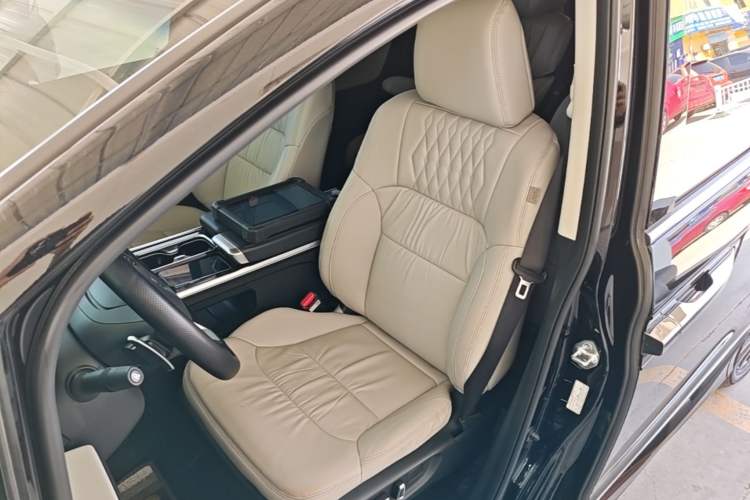 Used Honda Elysion 2024 2.0L eHEV Luxury Edition Left Front Seat