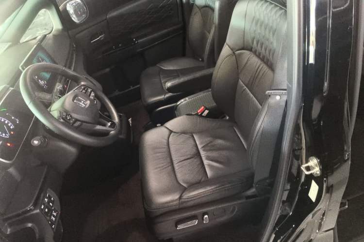 Used Honda Elysion 2024 2.0L eHEV Luxury Edition Left Front Seat