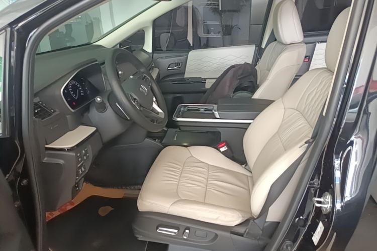 Used Honda Elysion 2024 2.0L eHEV Luxury Edition Left Front Seat