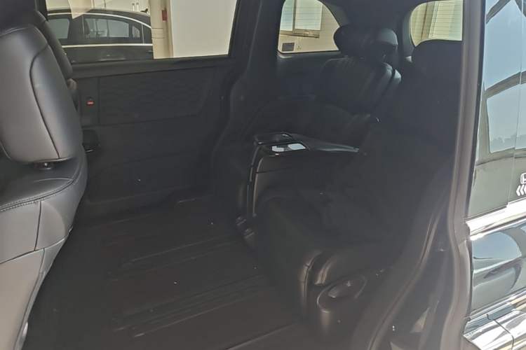 Used Honda Elysion 2024 2.0L eHEV Luxury Edition Left Rear Seat