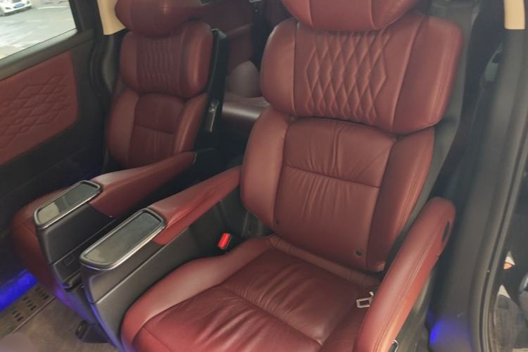 Used Honda Elysion 2024 2.0L eHEV Ultimate Edition Left Rear Seat