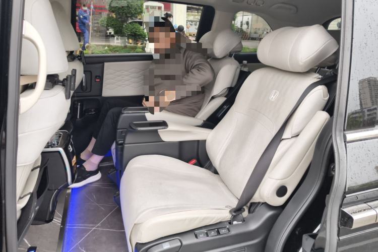 Used Honda Elysion 2024 2.0L eHEV Luxury Edition Left Rear Seat