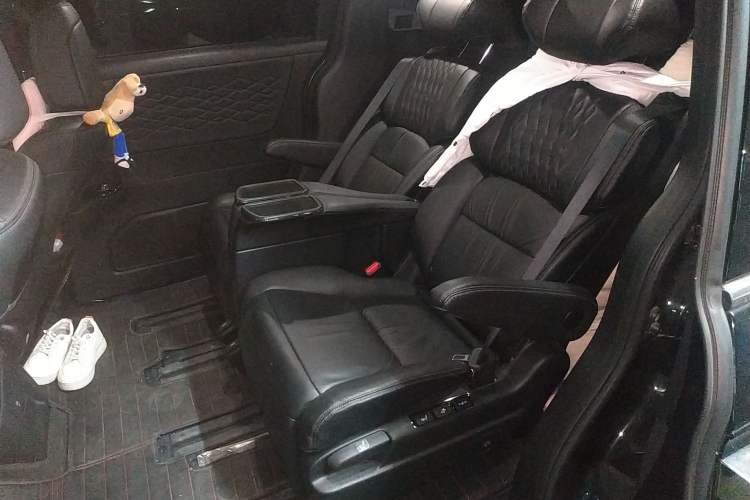 Used Honda Elysion 2024 2.0L eHEV Luxury Edition Left Rear Seat
