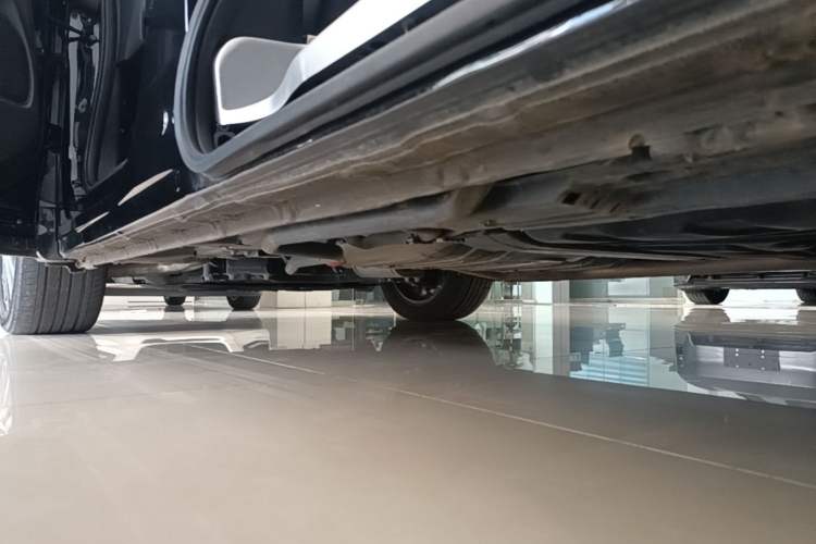Used Honda Elysion 2024 2.0L eHEV Luxury Edition Left Side Sill