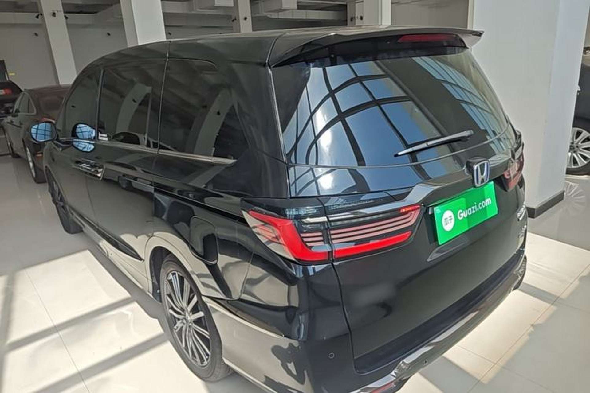 Used Honda Elysion 2024 2.0L eHEV Luxury Edition Rear Left 45 Deg
