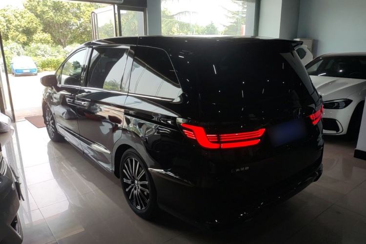 Used Honda Elysion 2024 2.0L eHEV Luxury Edition Rear Left 45 Deg