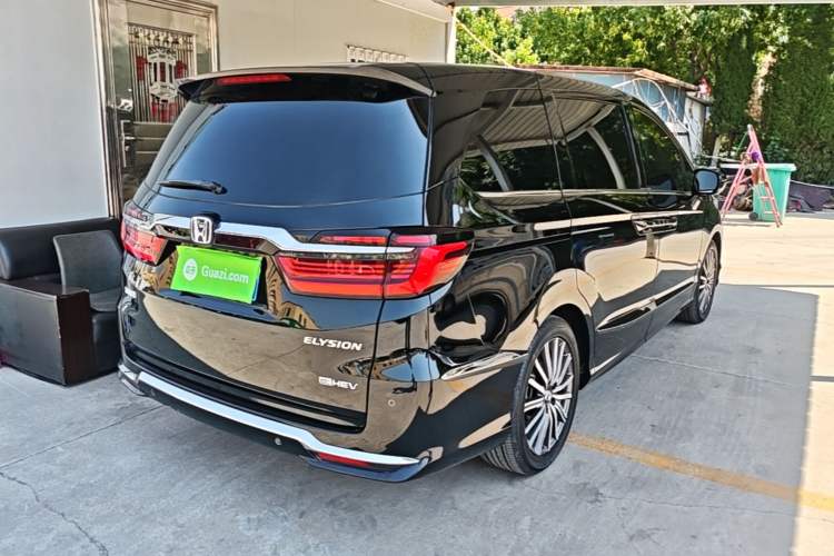 Used Honda Elysion 2024 2.0L eHEV Luxury Edition Rear Right 45 Deg