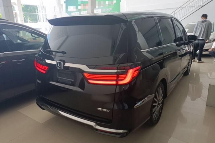 Used Honda Elysion 2024 2.0L eHEV Luxury Edition Rear Right 45 Deg