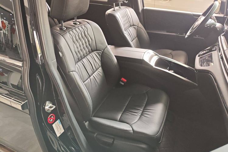 Used Honda Elysion 2024 2.0L eHEV Luxury Edition Right Front Seat