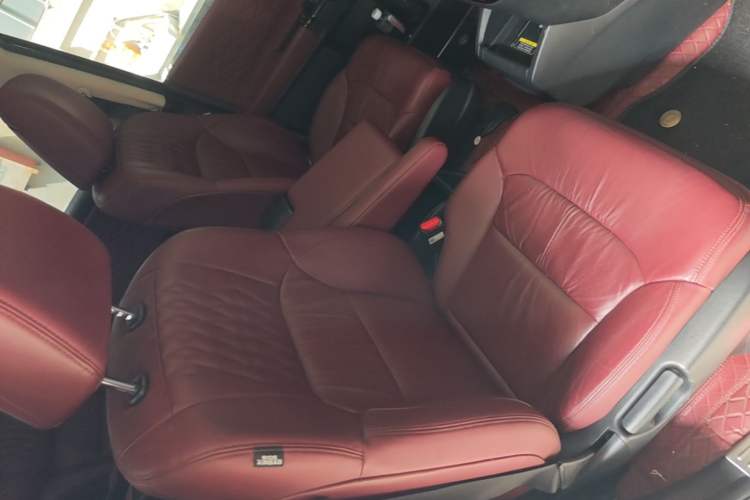 Used Honda Elysion 2024 2.0L eHEV Ultimate Edition Right Front Seat