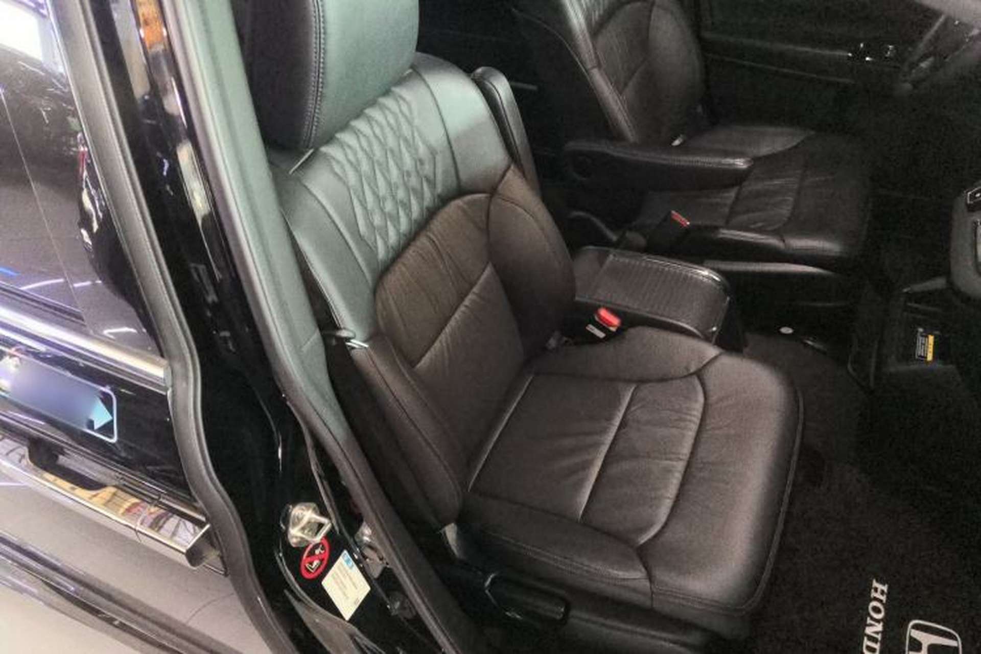 Used Honda Elysion 2024 2.0L eHEV Luxury Edition Right Front Seat
