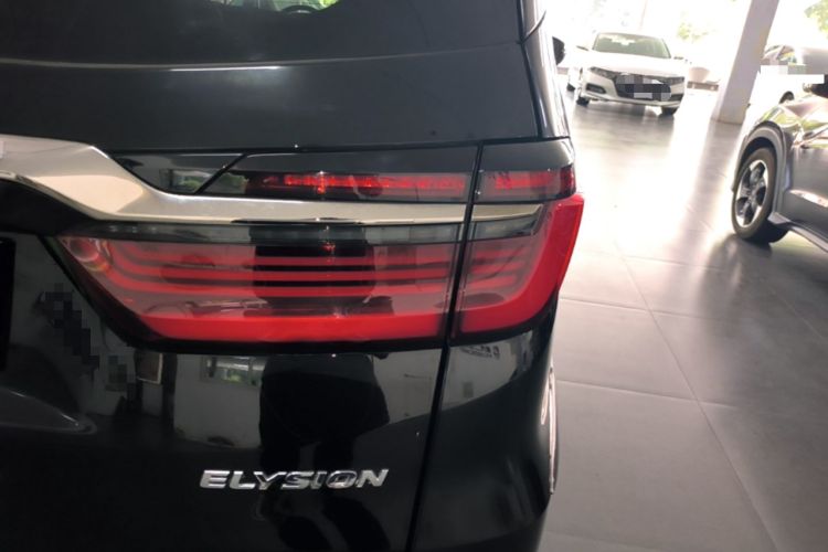 Used Honda Elysion 2024 2.0L eHEV Ultimate Edition Right Rear Taillight