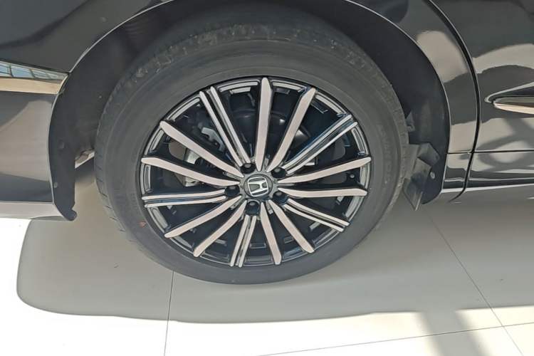 Used Honda Elysion 2024 2.0L eHEV Luxury Edition Right Rear Wheel Hub
