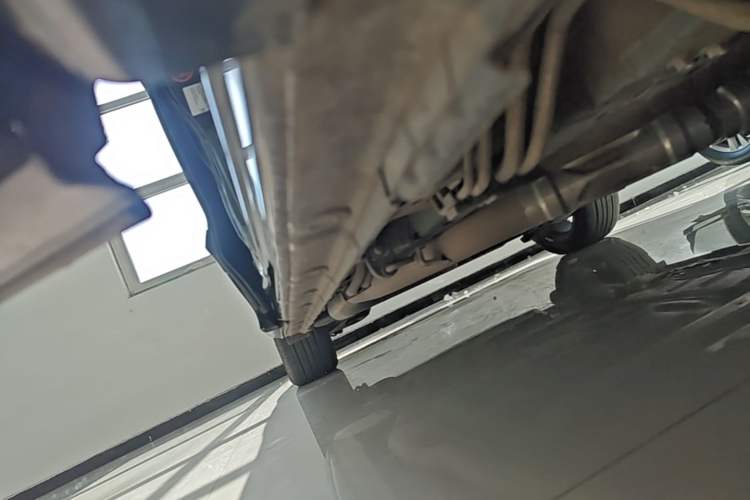 Used Honda Elysion 2024 2.0L eHEV Luxury Edition Right Side Sill