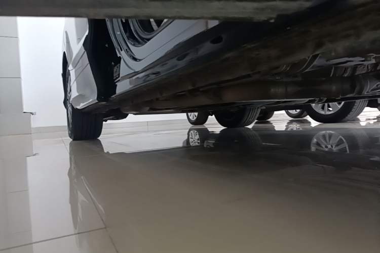 Used Honda Elysion 2024 2.0L eHEV Luxury Edition Right Side Sill