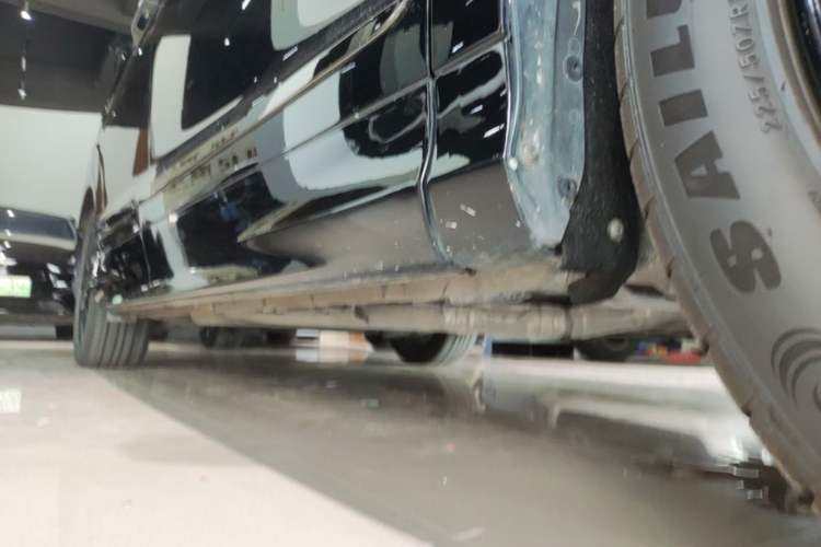 Used Honda Elysion 2024 2.0L eHEV Luxury Edition Right Side Sill
