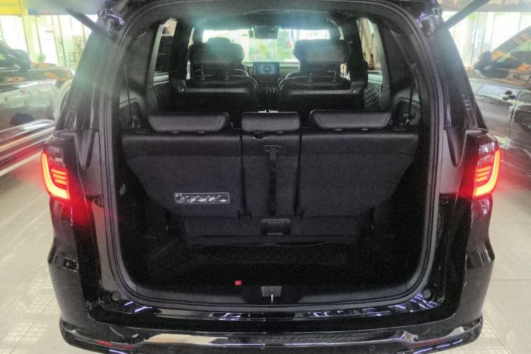Used Honda Elysion 2024 2.0L eHEV Luxury Edition Trunk