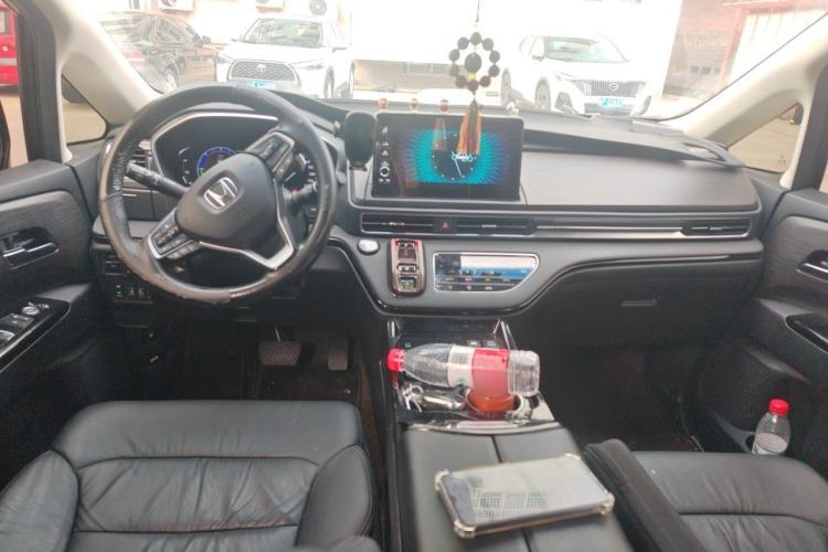 Used Honda Elysion 2024 2.0L eHEV Luxury Edition Center Console