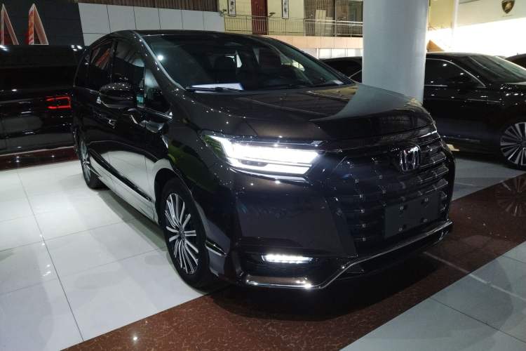 Used Honda Elysion 2024 2.0L eHEV Luxury Edition Exterior 2