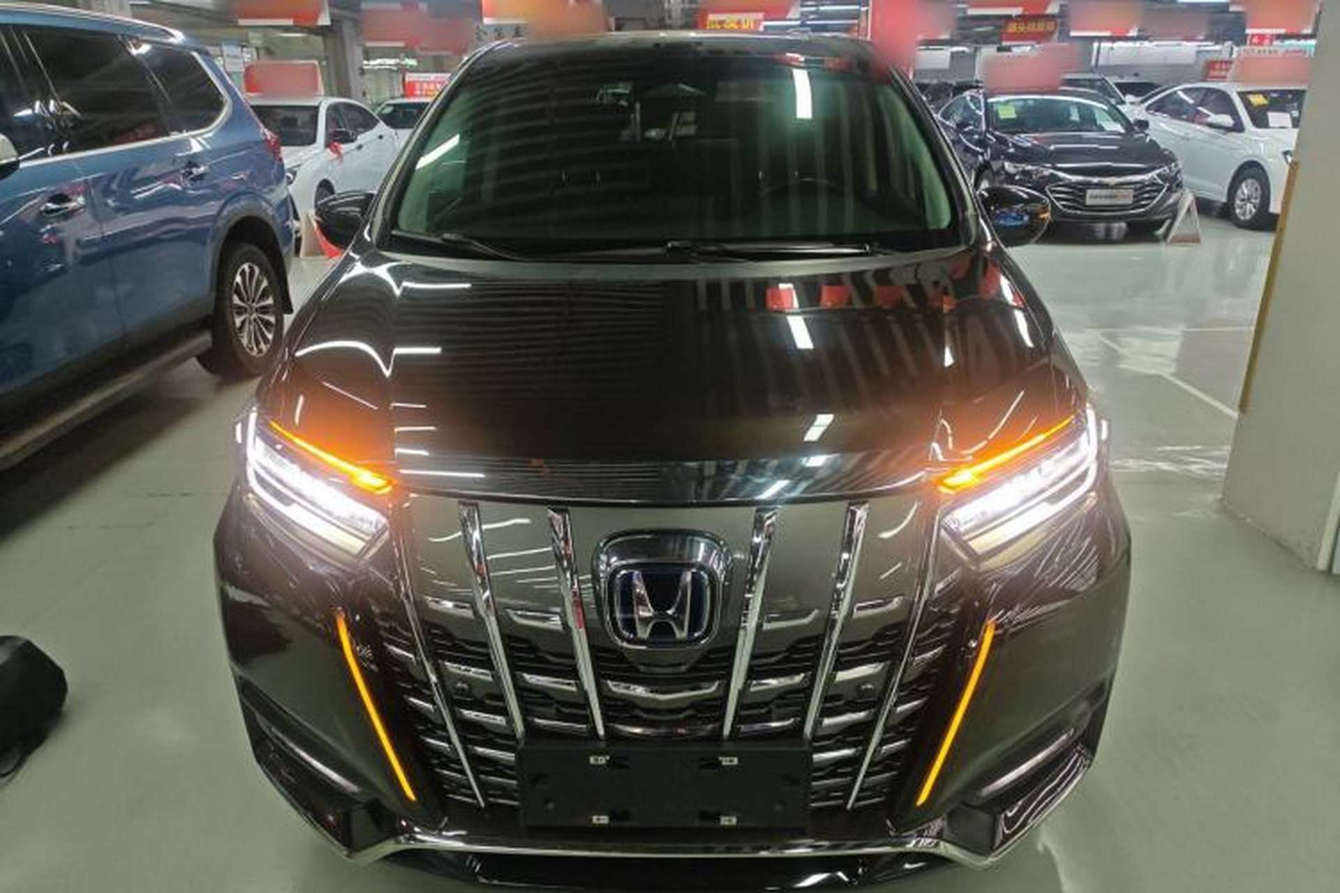 Used Honda Elysion 2024 2.0L eHEV Luxury Edition Front