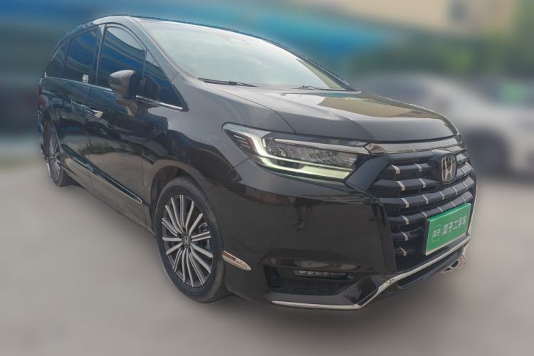 Used Honda Elysion 2024 2.0L eHEV Luxury Edition Front Right 45 Deg