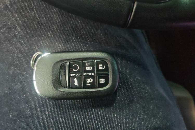 Used Honda Elysion 2024 2.0L eHEV Luxury Edition Interior 1