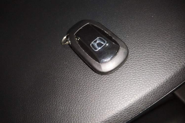 Used Honda Elysion 2024 2.0L eHEV Luxury Edition Interior 1
