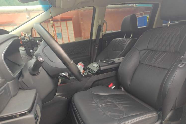 Used Honda Elysion 2024 2.0L eHEV Luxury Edition Left Front Seat