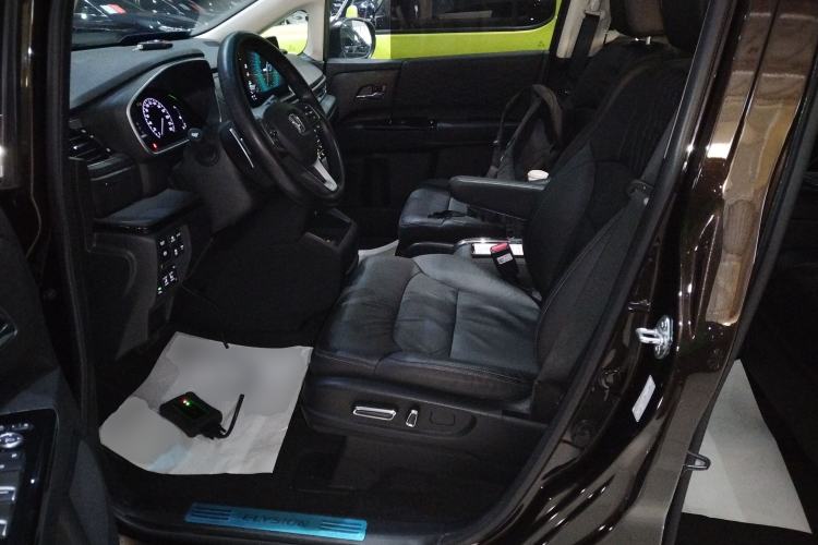 Used Honda Elysion 2024 2.0L eHEV Luxury Edition Left Front Seat
