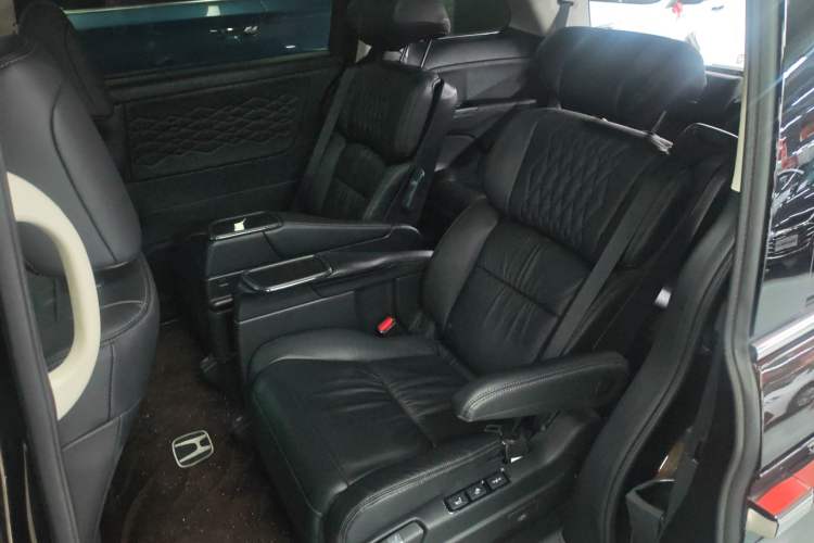 Used Honda Elysion 2024 2.0L eHEV Luxury Edition Left Rear Seat