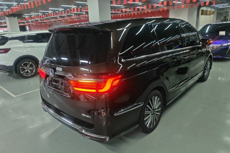 Used Honda Elysion 2024 2.0L eHEV Luxury Edition Rear Right 45 Deg