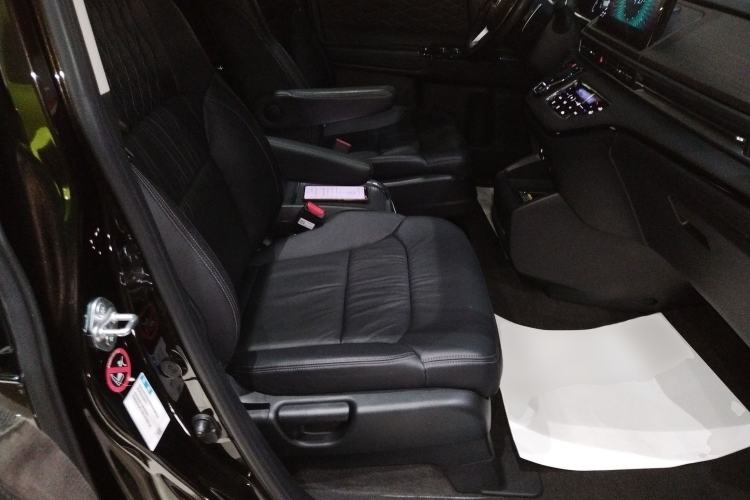Used Honda Elysion 2024 2.0L eHEV Luxury Edition Right Front Seat