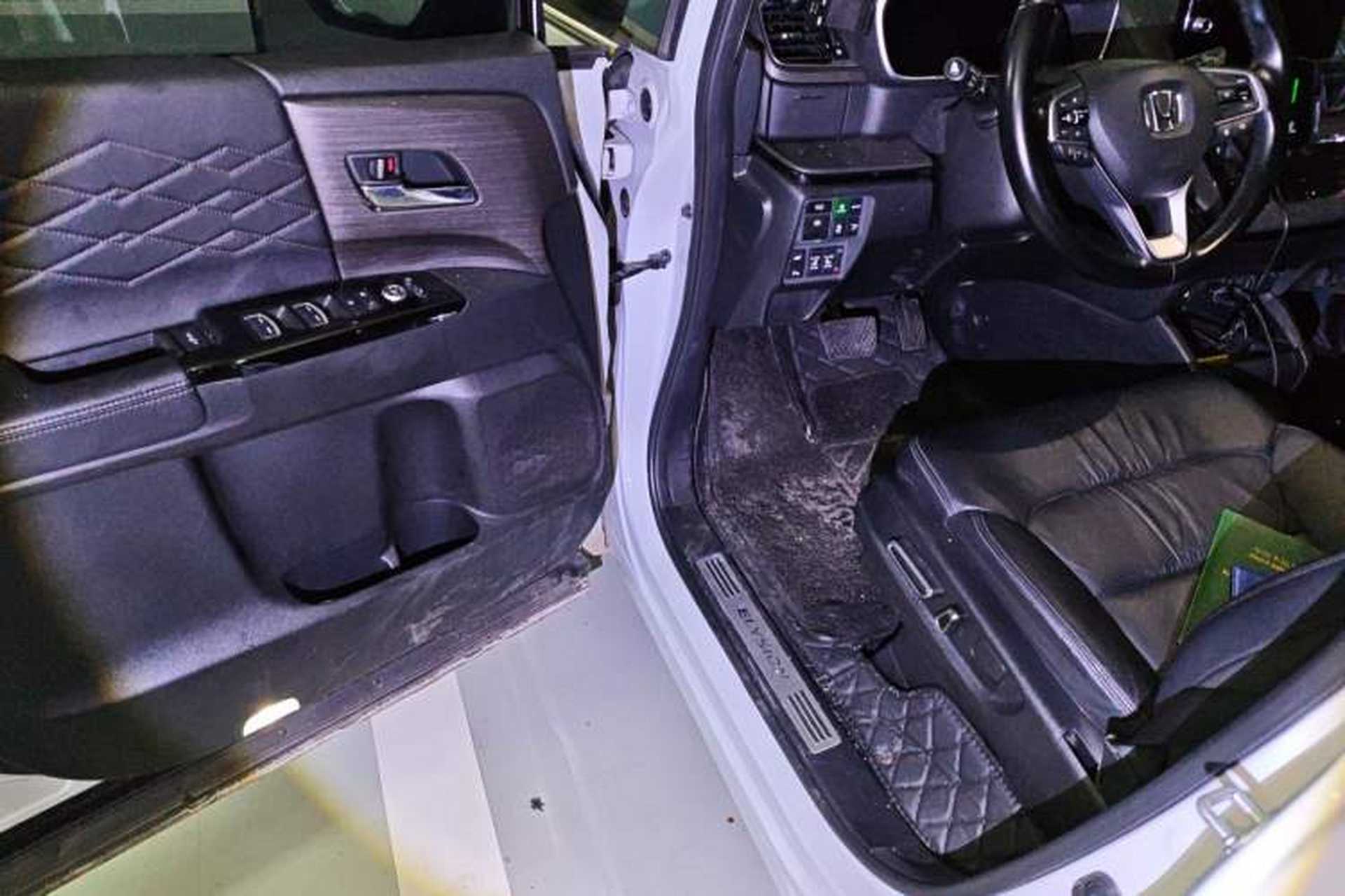 Used Honda Elysion 2024 2.0L eHEV Luxury Edition Interior 3