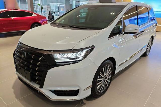 Used Honda Elysion 2024 2.0L eHEV Luxury Edition