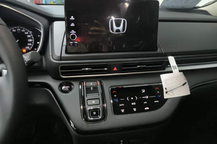 Used Honda Elysion 2024 2.0L eHEV Luxury Edition Audio And AC Panel