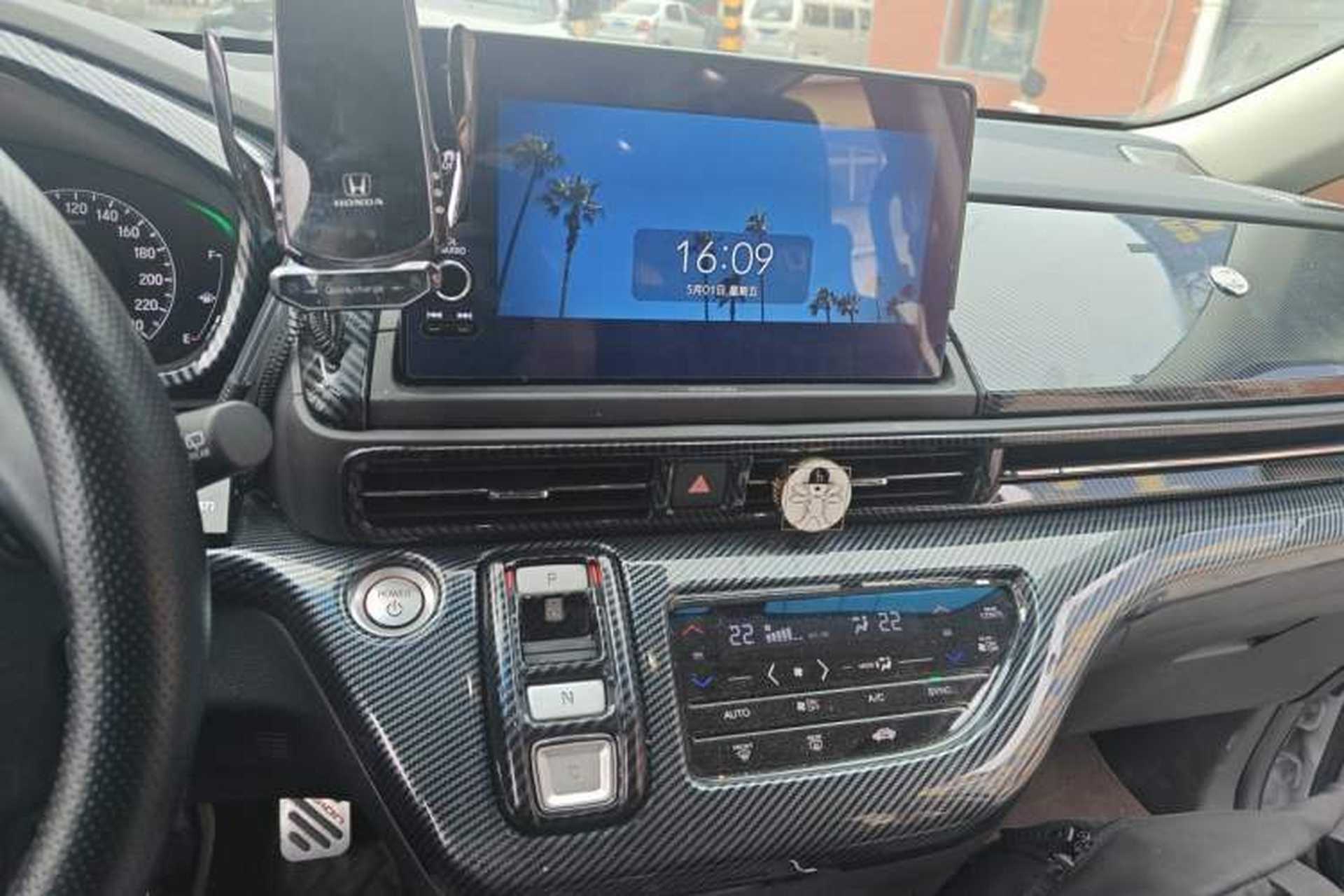 Used Honda Elysion 2024 2.0L eHEV Luxury Edition Audio And AC Panel