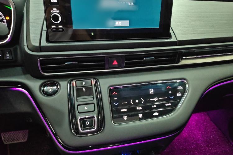 Used Honda Elysion 2024 2.0L eHEV Luxury Edition Audio And AC Panel