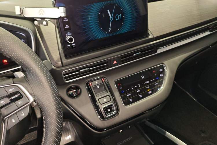 Used Honda Elysion 2024 2.0L eHEV Luxury Edition Audio And AC Panel
