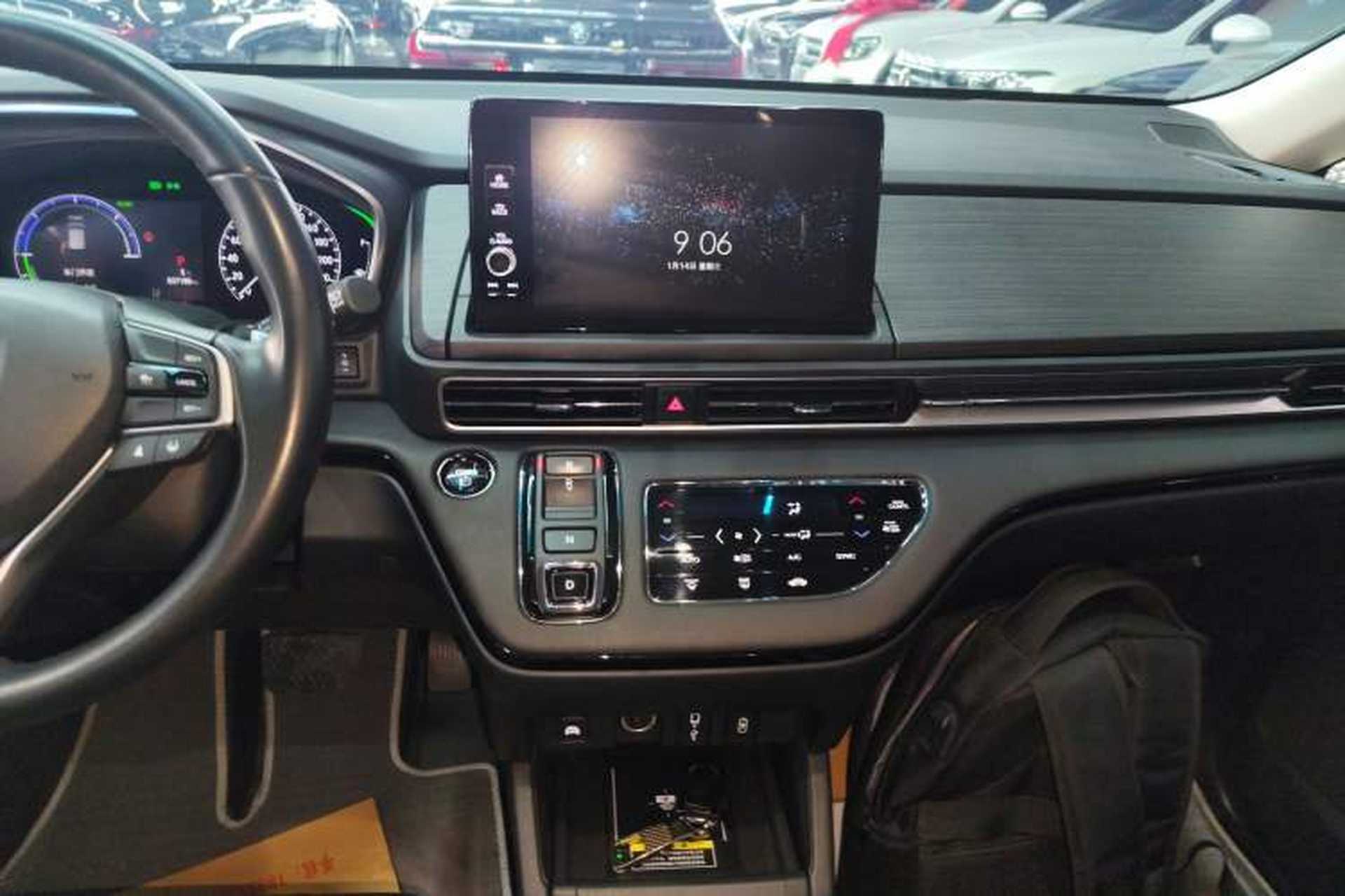 Used Honda Elysion 2024 2.0L eHEV Luxury Edition Audio And AC Panel
