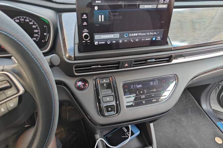 Used Honda Elysion 2024 2.0L eHEV Luxury Edition Audio And AC Panel