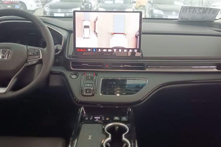 Used Honda Elysion 2024 2.0L eHEV Luxury Edition Audio And AC Panel