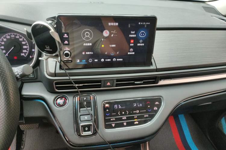 Used Honda Elysion 2024 2.0L eHEV Luxury Edition Audio And AC Panel