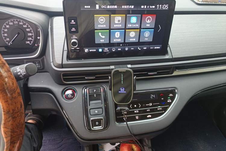 Used Honda Elysion 2024 2.0L eHEV Luxury Edition Audio And AC Panel