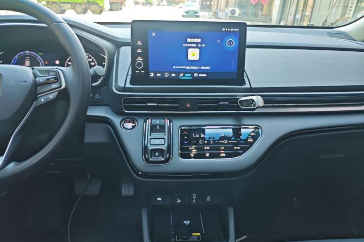 Used Honda Elysion 2024 2.0L eHEV Luxury Edition Audio And AC Panel