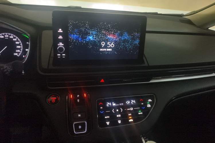 Used Honda Elysion 2024 2.0L eHEV Luxury Edition Audio And AC Panel