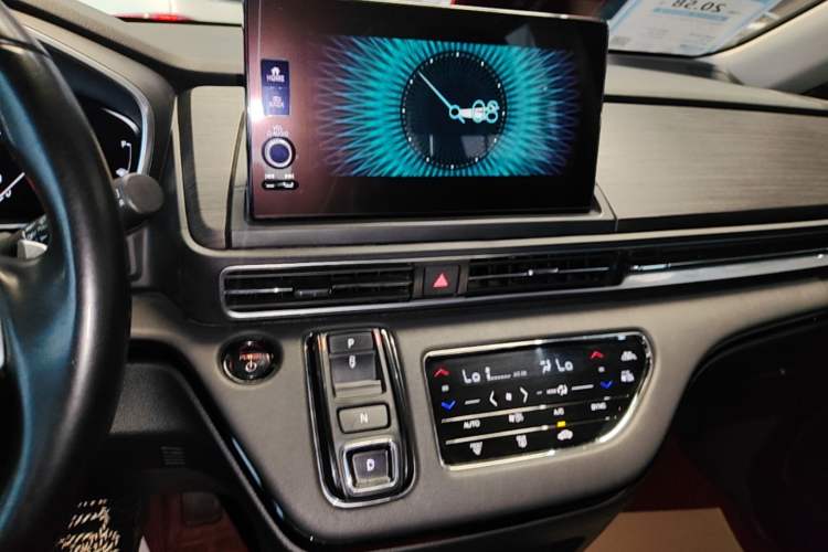Used Honda Elysion 2024 2.0L eHEV Luxury Edition Audio And AC Panel