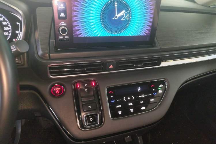 Used Honda Elysion 2024 2.0L eHEV Luxury Edition Audio And AC Panel