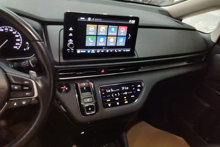 Used Honda Elysion 2024 2.0L eHEV Luxury Edition Audio And AC Panel